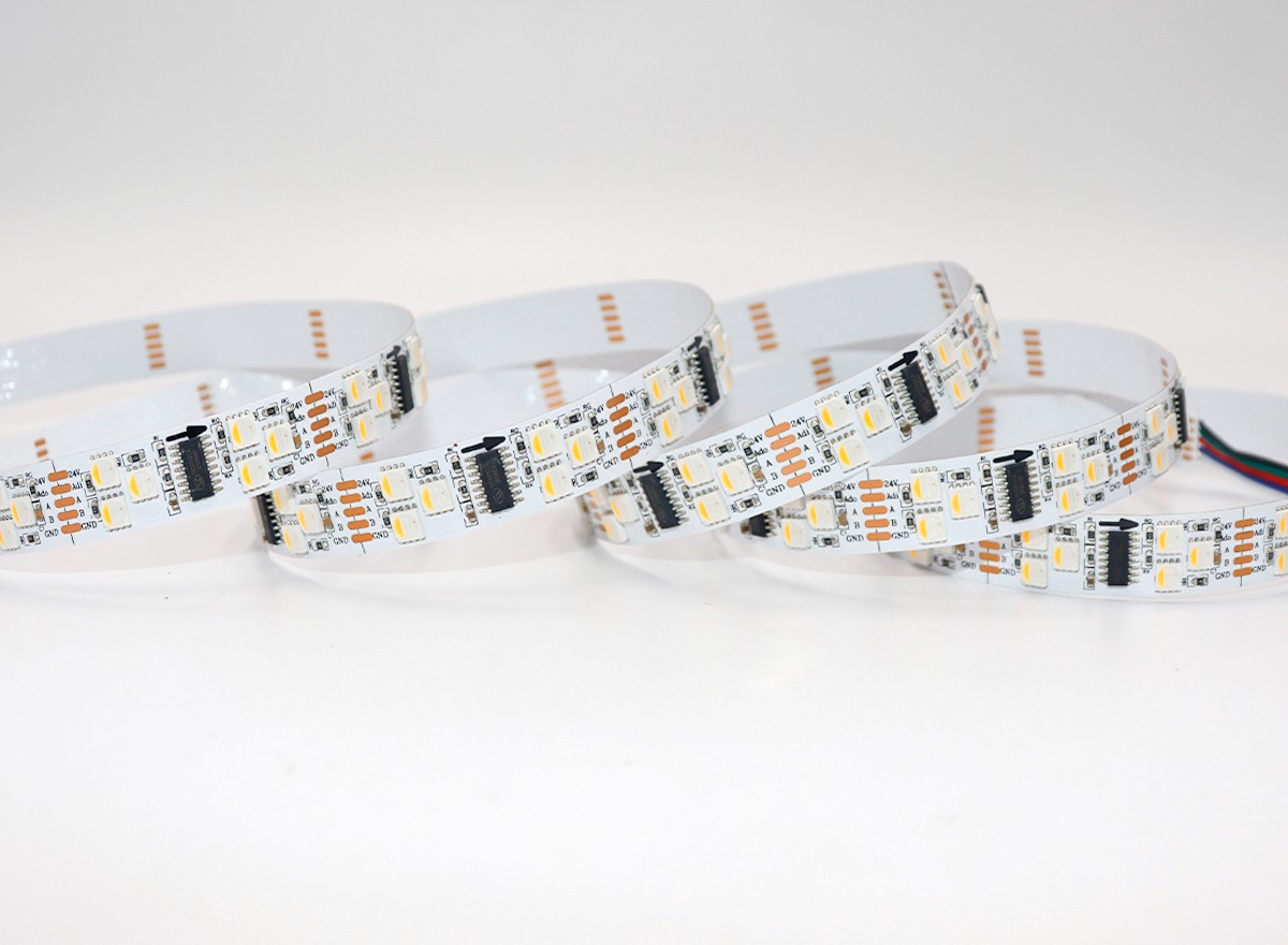 UCS512C4 5050RGBW  20段120燈 12V