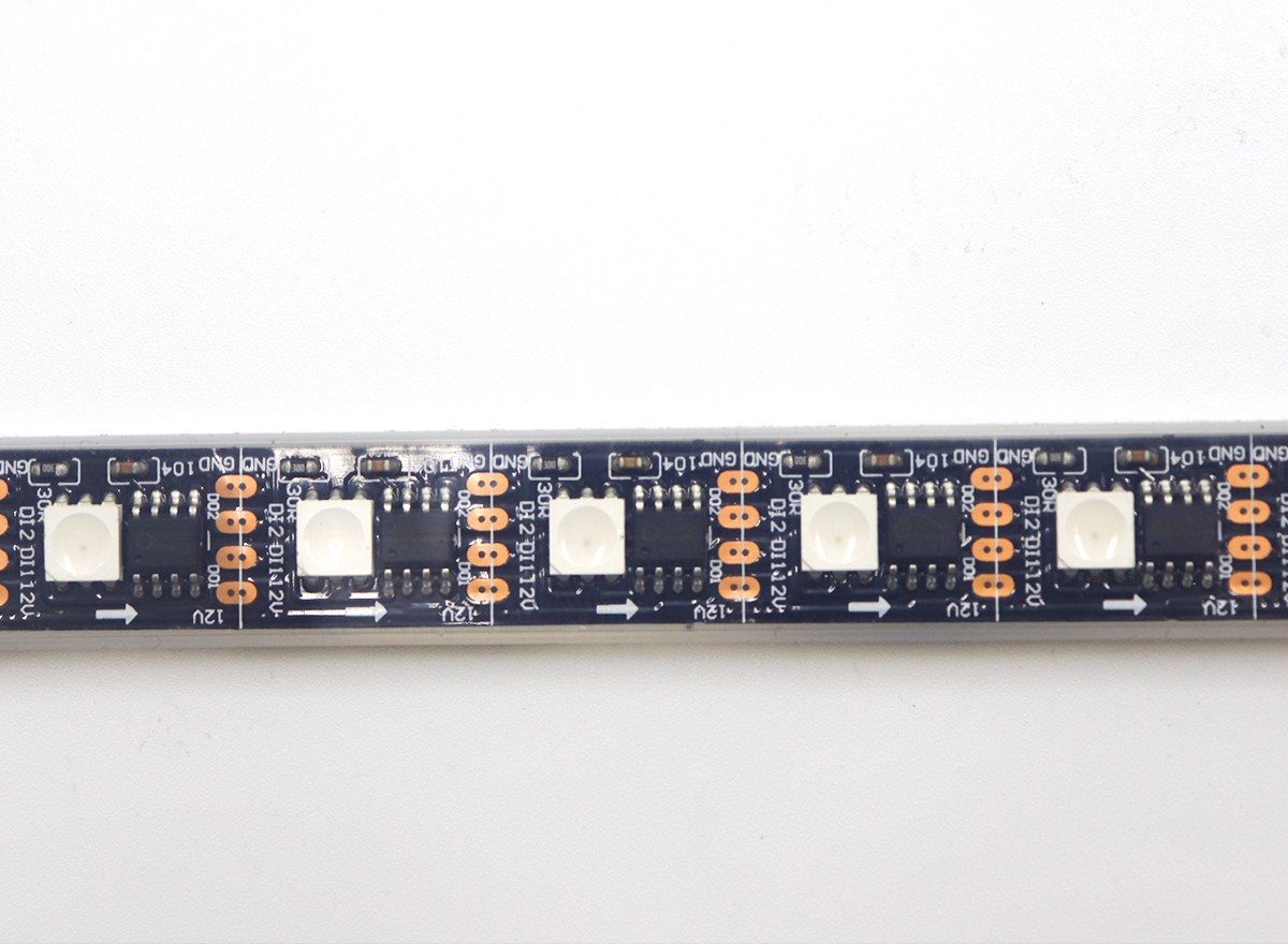 外置GS8208 5050RGB 60燈 12V 單點(diǎn)單控