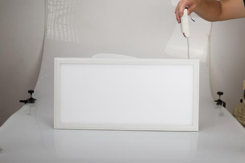 rgbw燈帶!一起來看看LED平板燈能快速崛起的原因都有哪些?